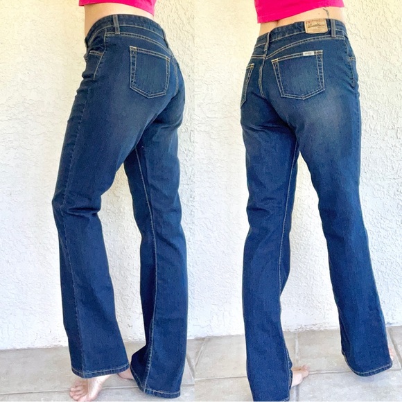 Signature by Levi Strauss Denim - Levi Strauss Stretch Low Rise Bootcut Denim Dark Blue Jeans Women’s 6 LONG